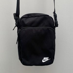 Nike Heritage crossbody bag black